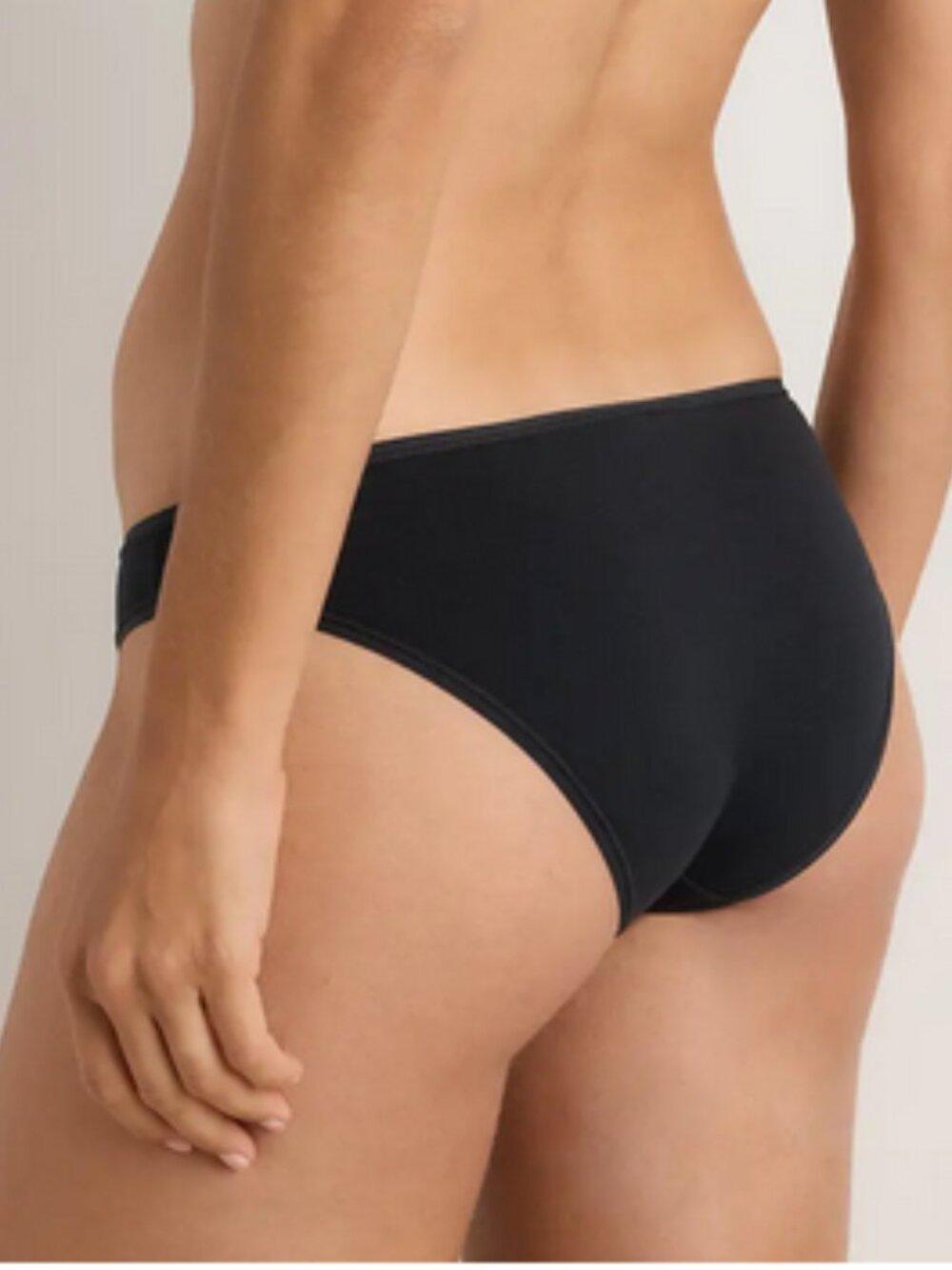 Quince Organic Cotton Bikini (6-pack) in Black Size Medium - Picture 2 of 3